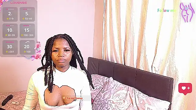 Snapshot of CocoaBelle chatting on 11, 4, 2026 CocoaBelle online show from 11, 4, 2026