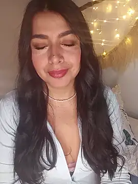 Snapshot of Antonella-corruso chatting on 6, 5, 2026 Antonella-corruso online show from 6, 5, 2026