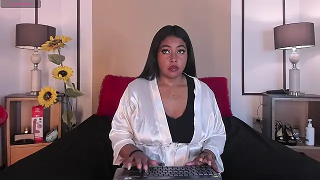 Snapshot of NatashaLuxy chatting on 24, 6, 2026 NatashaLuxy online show from 24, 6, 2026