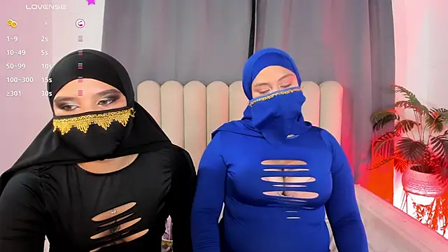 Snapshot of aziza_dalila02 chatting on 10, 4, 2026 aziza dalila02 online show from 10, 4, 2026