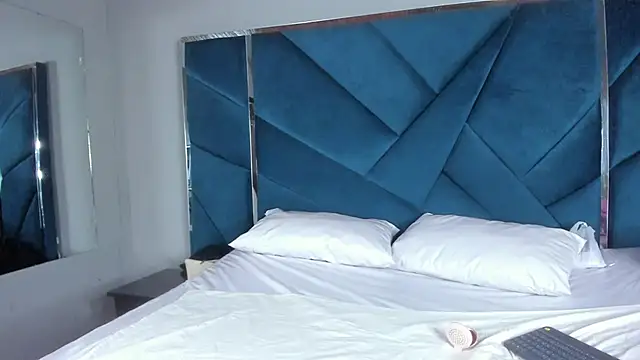 Samantha Walton online show from 18, 4, 2026