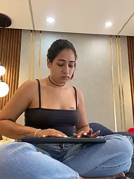 Snapshot of Hana-Parker chatting on 10, 5, 2026 Hana-Parker online show from 10, 5, 2026