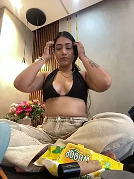 Snapshot of Hana-Parker chatting on 13, 5, 2026 Hana-Parker online show from 13, 5, 2026
