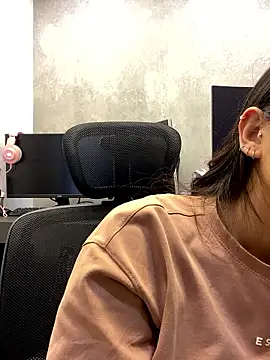 Snapshot of Hana-Parker chatting on 15, 5, 2026 Hana-Parker online show from 15, 5, 2026