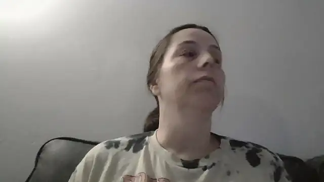 lily1982 online show from 23, 4, 2026