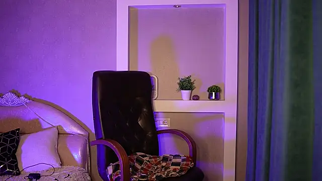 LilElfies online show from 18, 4, 2026