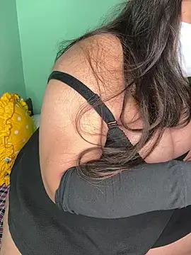 Snapshot of Desifiregirl chatting on 31, 5, 2026 Desifiregirl online show from 31, 5, 2026