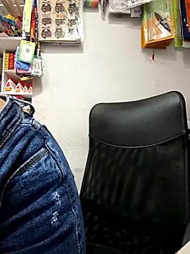 Michell Monrrone online show from 16, 4, 2026