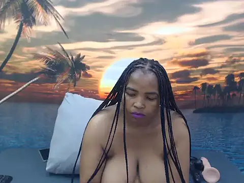 Snapshot of GoldenLuxeLady chatting on 15, 5, 2026 GoldenLuxeLady online show from 15, 5, 2026