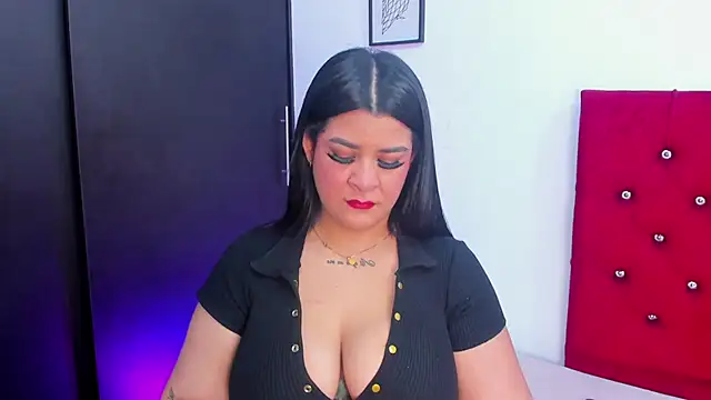 Snapshot of Katty_West chatting on 15, 4, 2026 Katty West online show from 15, 4, 2026