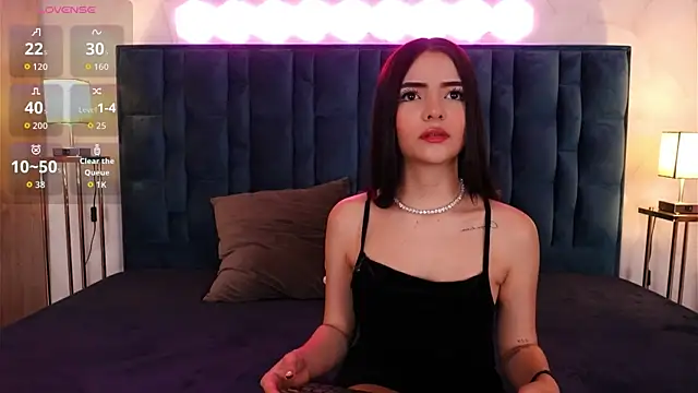 Snapshot of NicoleeNash chatting on 10, 4, 2026 NicoleeNash online show from 10, 4, 2026