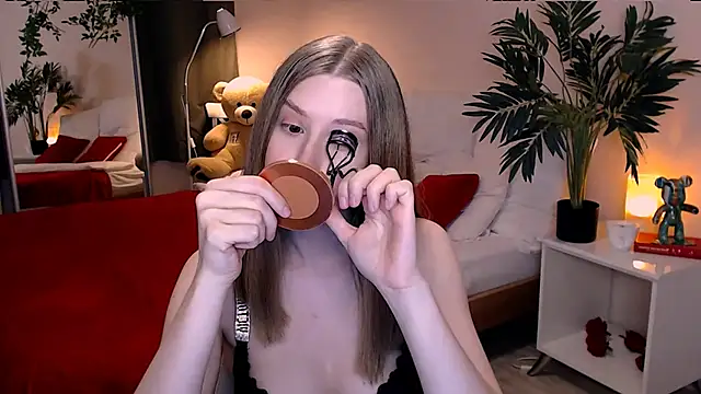 Snapshot of cheeky_chick chatting on 12, 7, 2026 cheeky chick online show from 12, 7, 2026
