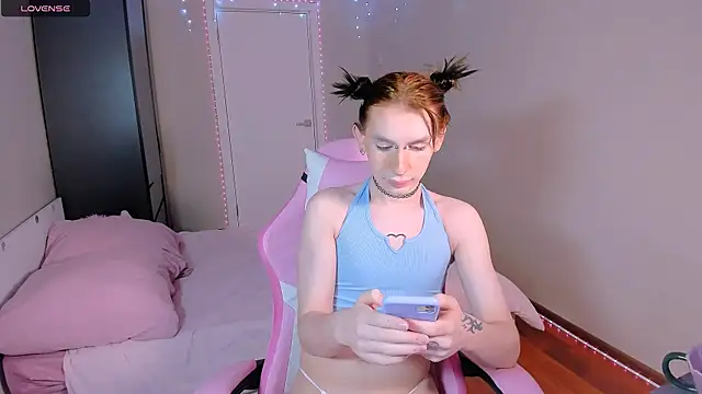 Mikaella Nicole online show from 11, 4, 2026