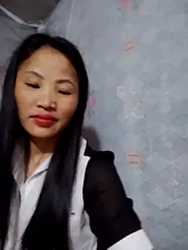  Lyly pussy  online show from 11, 4, 2026