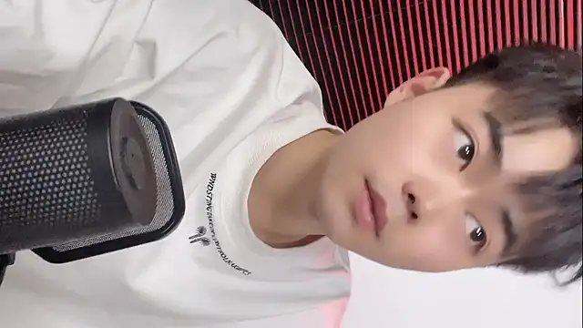 GUCCI-BOY1314 online show from 26, 4, 2026