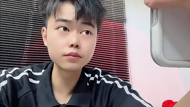 GUCCI-BOY1314 online show from 27, 4, 2026