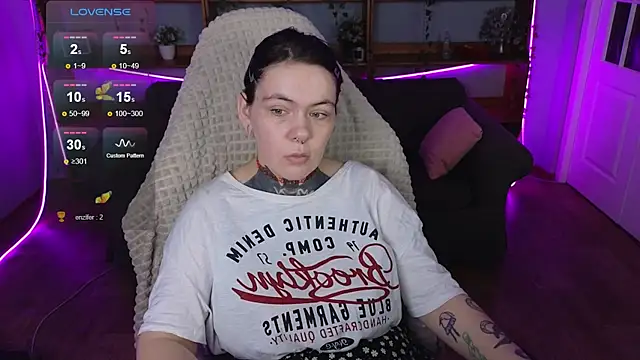 Snapshot of QwertyAnnie_Lbo chatting on 13, 4, 2026 QwertyAnnie Lbo online show from 13, 4, 2026