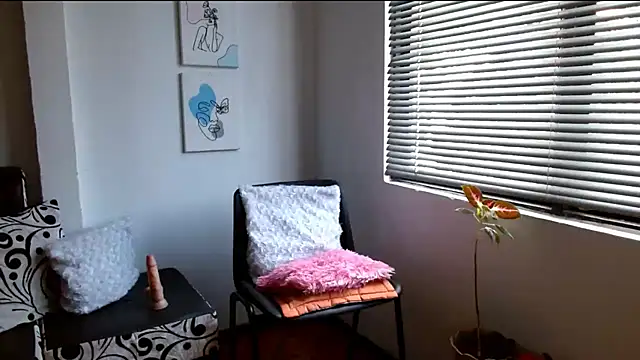 Snapshot of alisonnturbay chatting on 2, 6, 2026 alisonnturbay online show from 2, 6, 2026