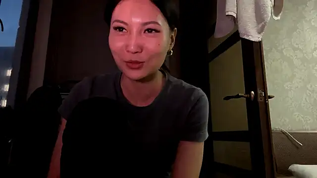 MiaPoison online show from 14, 4, 2026