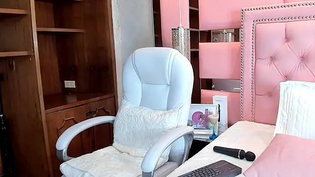 Snapshot of LeilaScott chatting on 16, 5, 2026 LeilaScott online show from 16, 5, 2026