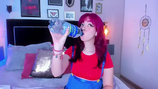 Snapshot of Leah_cherry chatting on 20, 4, 2026 Leah cherry online show from 20, 4, 2026