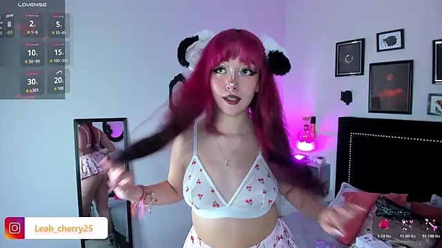 Snapshot of Leah_cherry chatting on 30, 4, 2026 Leah cherry online show from 30, 4, 2026