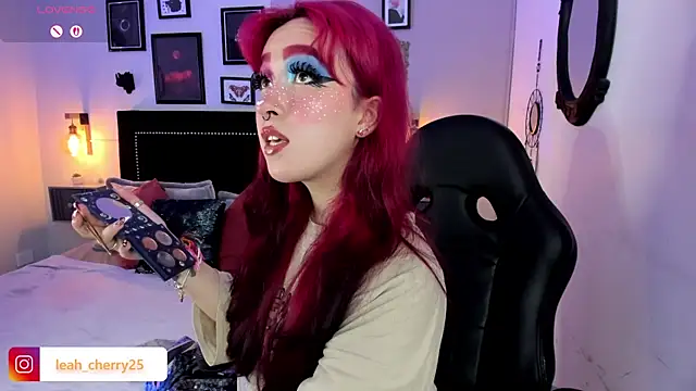 Snapshot of Leah_cherry chatting on 7, 5, 2026 Leah cherry online show from 7, 5, 2026