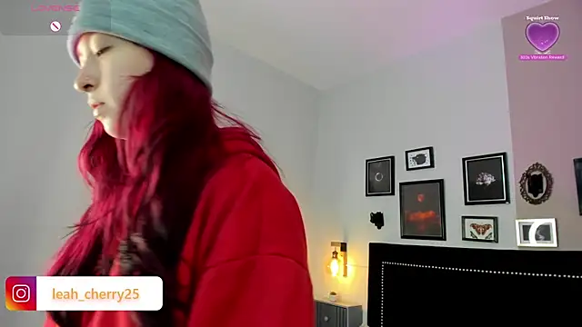 Snapshot of Leah_cherry chatting on 8, 5, 2026 Leah cherry online show from 8, 5, 2026