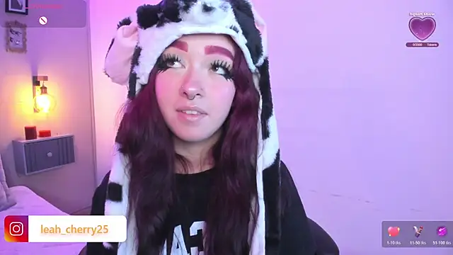 Snapshot of Leah_cherry chatting on 20, 5, 2026 Leah cherry online show from 20, 5, 2026