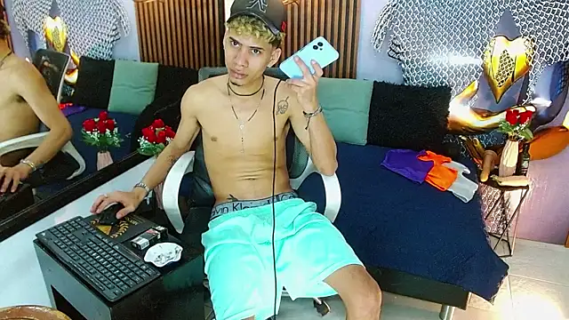 Snapshot of Skinny_cute_Alyer chatting on 3, 6, 2026 Skinny cute Alyer online show from 3, 6, 2026