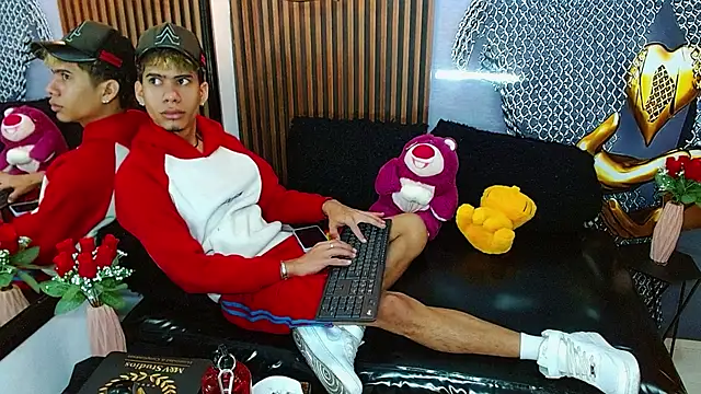 Snapshot of Skinny_cute_Alyer chatting on 24, 6, 2026 Skinny cute Alyer online show from 24, 6, 2026