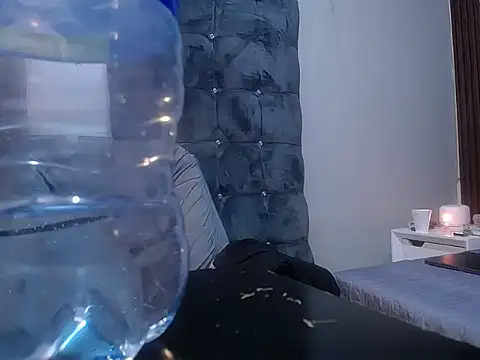 scarletjonescl202 online show from 15, 4, 2026