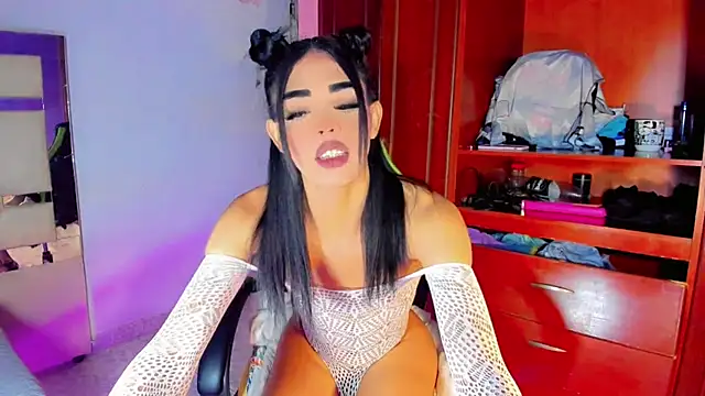Snapshot of Naomisaenz01 chatting on 24, 6, 2026 Naomisaenz01 online show from 24, 6, 2026