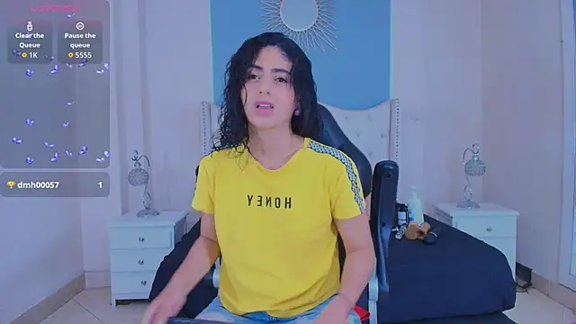 elizabeth santos1 online show from 13, 4, 2026