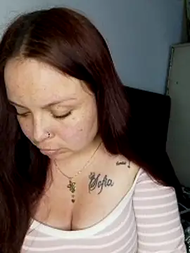 Snapshot of Lina19_93 chatting on 16, 4, 2026 Lina19 93 online show from 16, 4, 2026