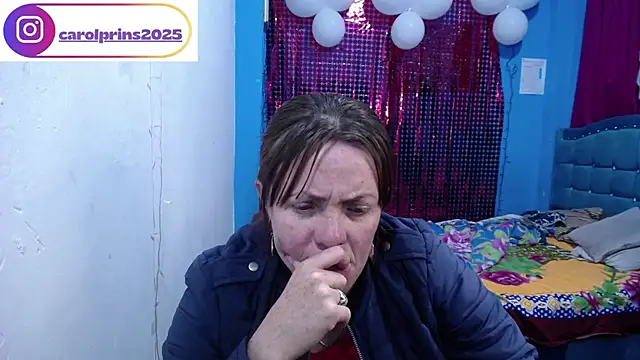 carolinhe26 online show from 17, 4, 2026