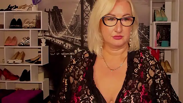 Snapshot of DianaFrances chatting on 2, 6, 2026 DianaFrances online show from 2, 6, 2026