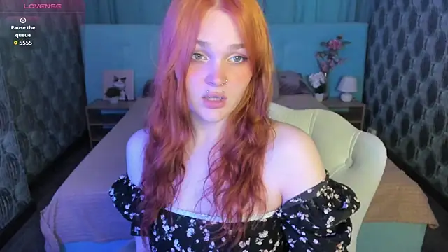 Emilly Hiil online show from 4, 7, 2026
