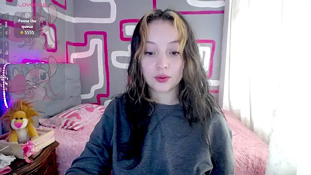 vero doll12 online show from 13, 4, 2026