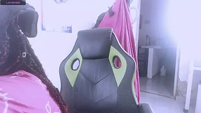 hotbrunettecasandra online show from 25, 4, 2026