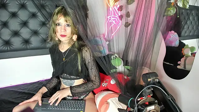 Snapshot of Lucy_Jade chatting on 14, 5, 2026 Lucy Jade online show from 14, 5, 2026