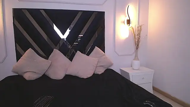 Flor pink online show from 11, 4, 2026