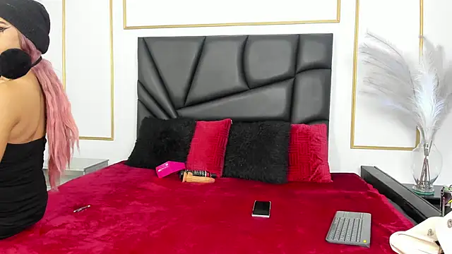 Flor pink online show from 15, 4, 2026