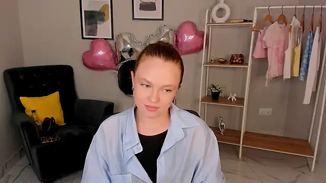 Kira Lemos online show from 9, 6, 2026
