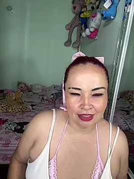 Alma milf co online show from 15, 4, 2026