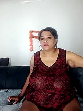 Snapshot of BUSTYQUEEN56_ chatting on 15, 4, 2026 BUSTYQUEEN56 online show from 15, 4, 2026