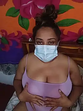 Suger Lips 99 online show from 18, 5, 2026