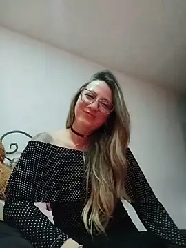 VALELUXX online show from 9, 5, 2026