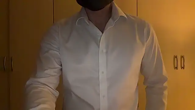 Snapshot of EastHunter chatting on 14, 4, 2026 EastHunter online show from 14, 4, 2026