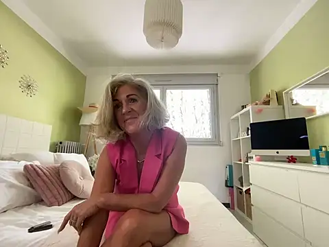 Snapshot of NaughtyMonicaUK chatting on 14, 4, 2026 NaughtyMonicaUK online show from 14, 4, 2026